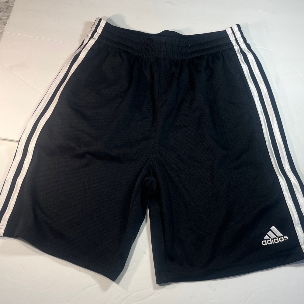 Adidas Basketball Shorts Size L (US 14-16)